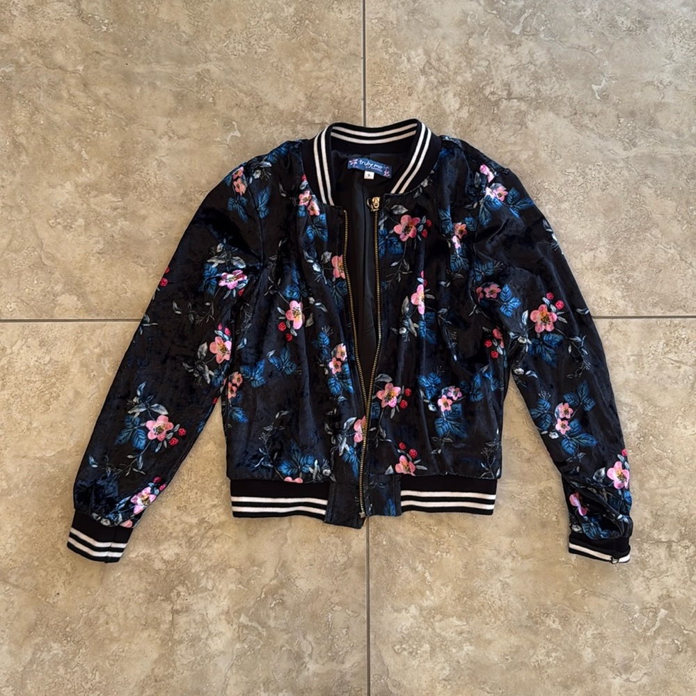 True Me by Sara Sara Black Floral Bomber Jacket, Size Small, Never worn!